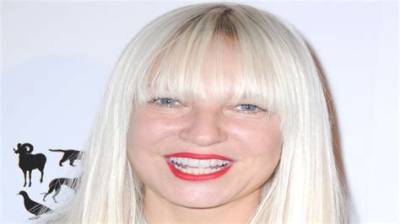 Sia Barbi - Net Worth, Age, Height, Birthday, Bio, Wiki!
