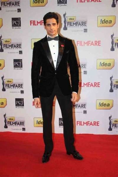 Sidharth Malhotra Net Worth 2024, Age, Height, Bio, Birthday, Wiki!