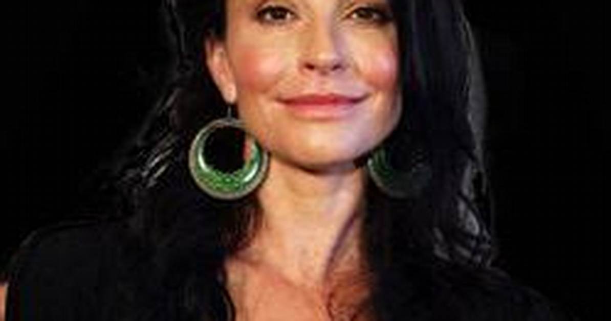 Simmone Jade Mackinnon - Net Worth, Age, Height, Birthday, Bio, Wiki!