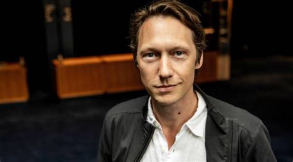 Simon J. Berger - Net Worth, Age, Height, Birthday, Bio, Wiki!