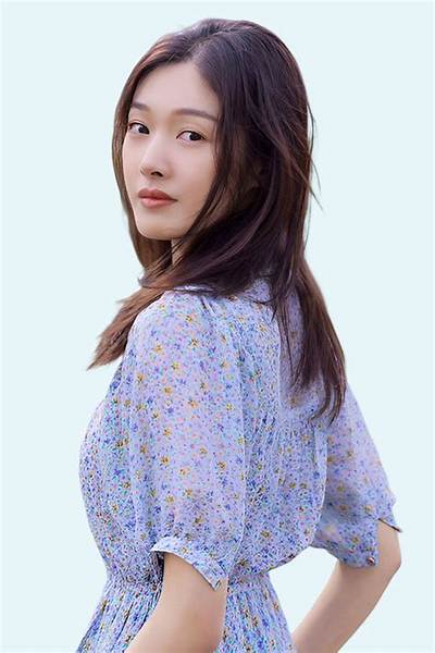 Simona Wang - Net Worth, Age, Height, Birthday, Bio, Wiki!