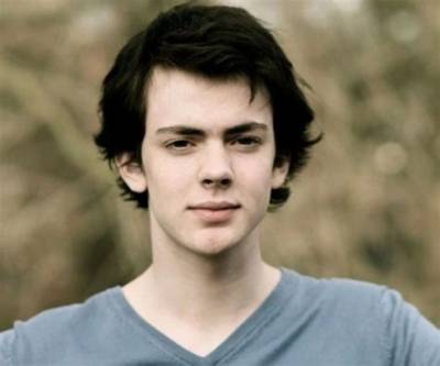 Skandar Keynes Net Worth, Age, Height, Bio, Birthday, Wiki!
