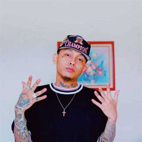 Skusta Clee Net Worth, Age, Height, Bio, Birthday, Wiki!