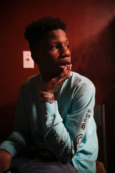 Smooky Margielaa - Net Worth, Age, Height, Birthday, Bio, Wiki!