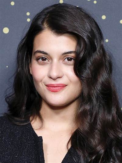 Sofia Black D'elia Net Worth, Age, Height, Bio, Birthday, Wiki!