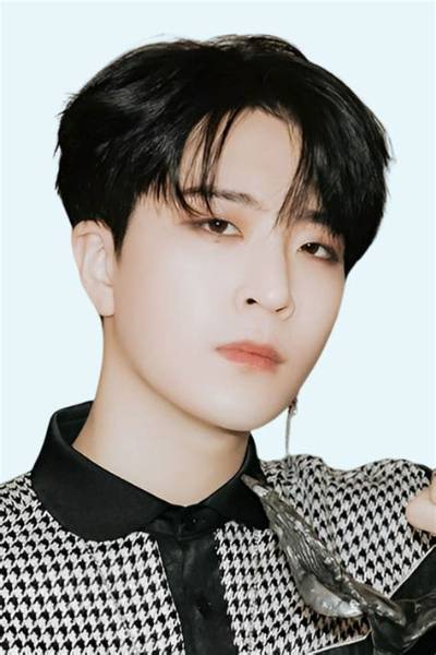 Son Young-Jae Net Worth, Age, Height, Bio, Birthday, Wiki!