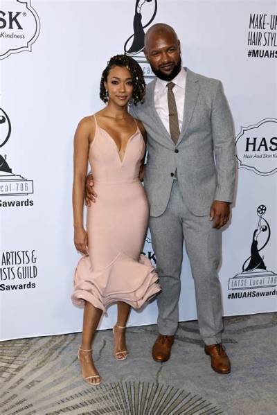 Sonequa Martin-Green - Net Worth, Age, Height, Birthday, Bio, Wiki!