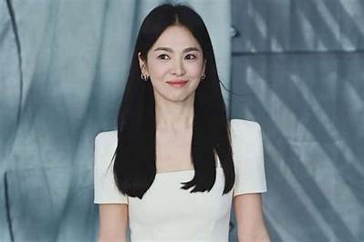 Song Hye-Kyo Net Worth, Age, Height, Bio, Birthday, Wiki!