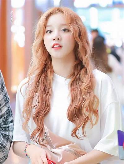 Song Yuqi - Net Worth, Age, Height, Birthday, Bio, Wiki!