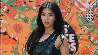 Sophia Black - Net Worth, Age, Height, Birthday, Bio, Wiki!