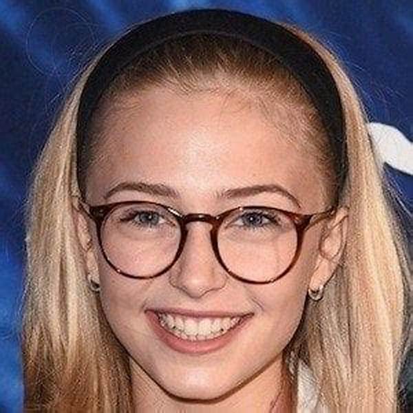 Sophie Simnett - Net Worth, Age, Height, Birthday, Bio, Wiki!