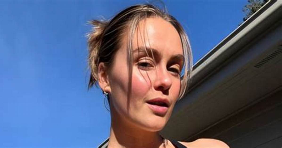 Stephanie Claire Smith Net Worth, Age, Height, Bio, Birthday, Wiki!