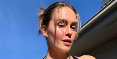 Stephanie Claire Smith Net Worth, Age, Height, Bio, Birthday, Wiki!