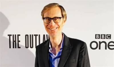 Stephen Merchant Net Worth, Age, Height, Bio, Birthday, Wiki!