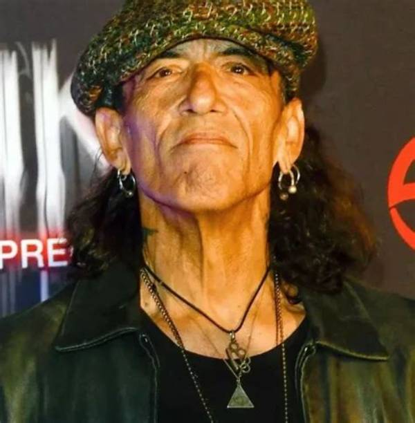 Stephen Pearcy Net Worth, Age, Height, Bio, Birthday, Wiki!