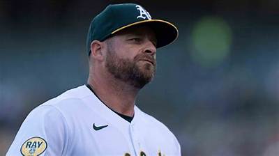 Stephen Vogt - Net Worth, Age, Height, Birthday, Bio, Wiki!