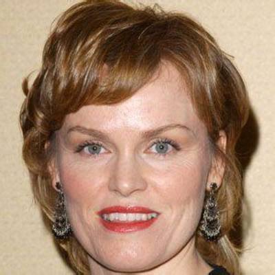 Stephnie Weir - Net Worth, Age, Height, Birthday, Bio, Wiki!