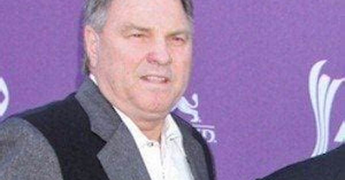 Steve Gatlin Net Worth, Age, Height, Bio, Birthday, Wiki!