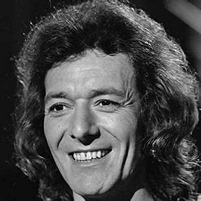 Steven Clarke - Net Worth, Age, Height, Birthday, Bio, Wiki!