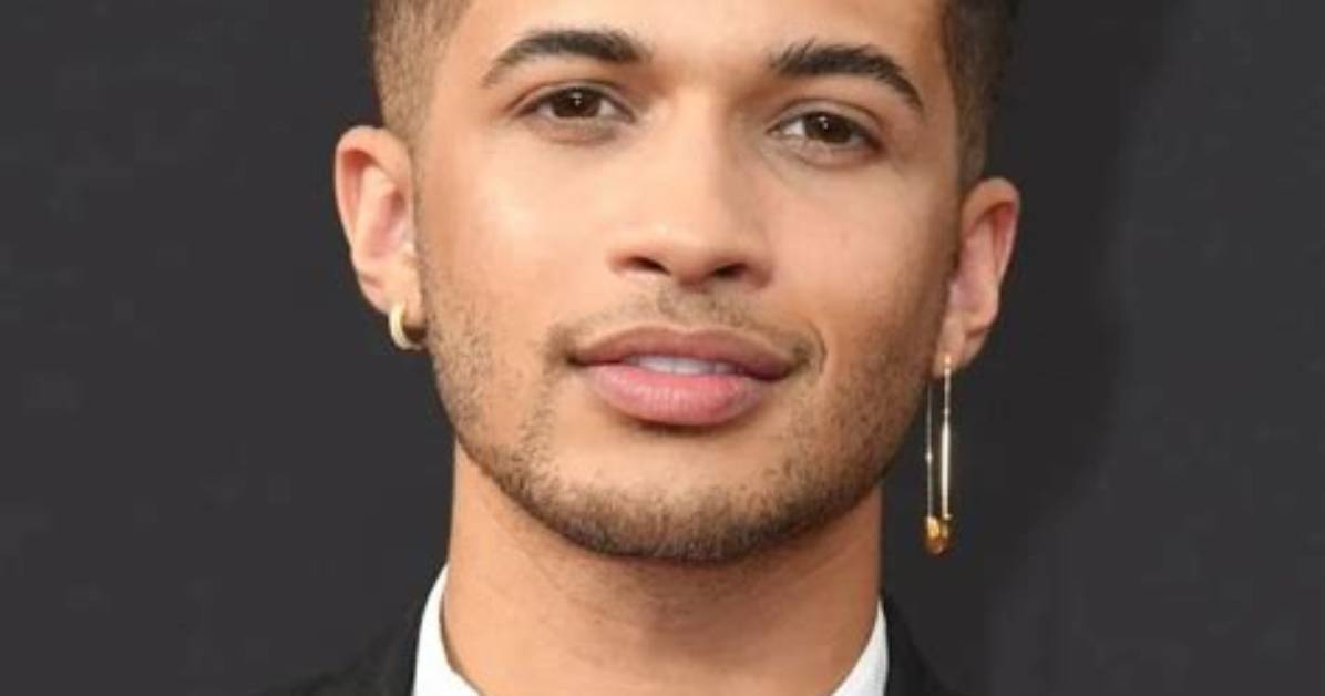 Steven Fisher Net Worth, Age, Height, Bio, Birthday, Wiki!