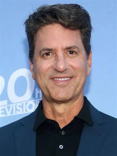 Steven Levitan Net Worth, Age, Height, Bio, Birthday, Wiki!