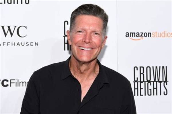 Stone Phillips Net Worth, Age, Height, Bio, Birthday, Wiki!