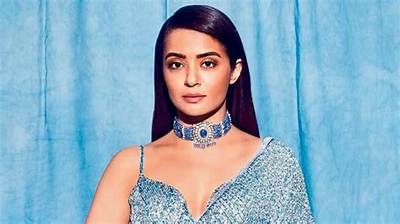 Surveen Chawla Net Worth, Age, Height, Bio, Birthday, Wiki!