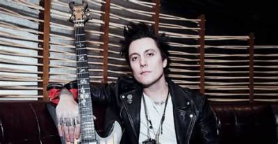 Synyster Gates Net Worth, Age, Height, Bio, Birthday, Wiki!
