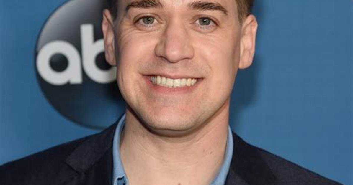 T. R. Knight - Net Worth, Age, Height, Birthday, Bio, Wiki!