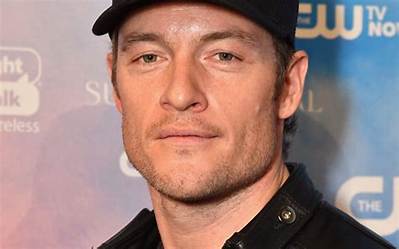 Tahmoh Penikett - Net Worth, Age, Height, Birthday, Bio, Wiki!