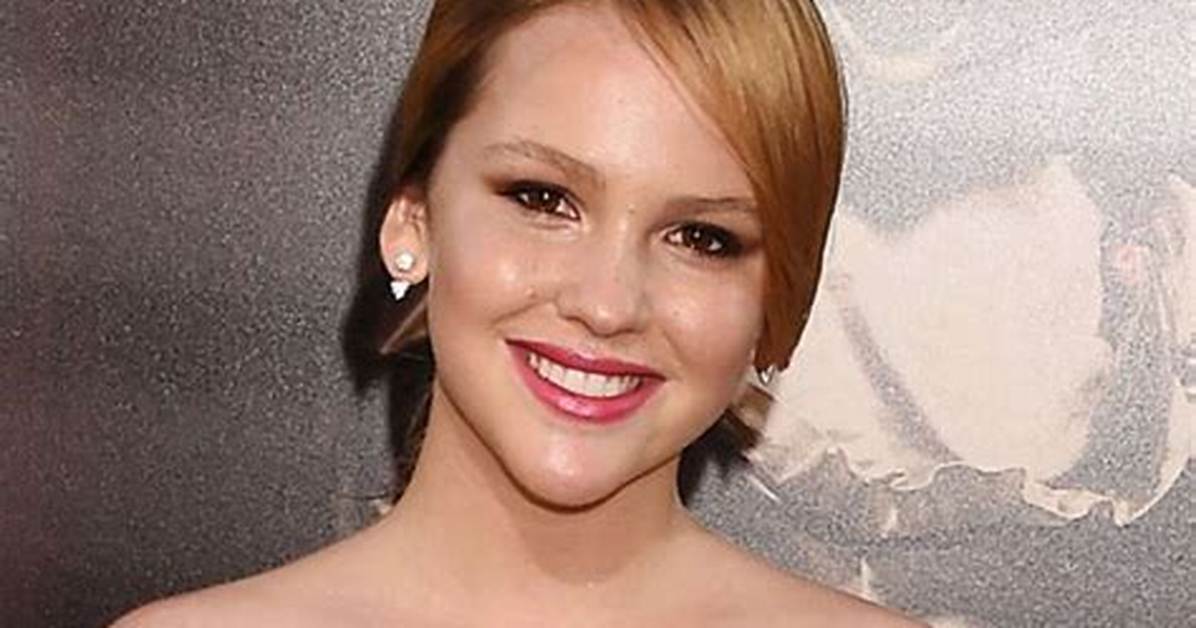 Talitha Bateman - Net Worth, Age, Height, Birthday, Bio, Wiki!