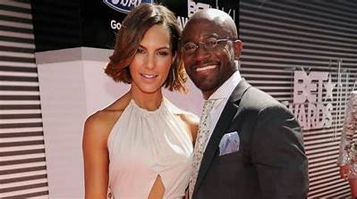Taye Diggs Net Worth, Age, Height, Bio, Birthday, Wiki!