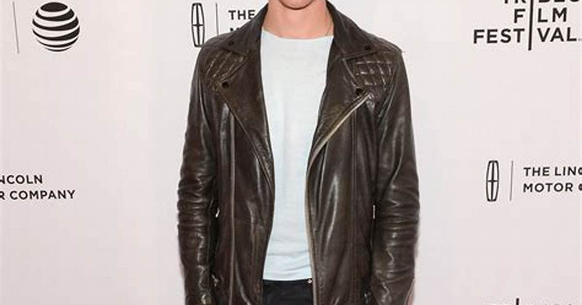 Taylor John Smith Net Worth, Age, Height, Bio, Birthday, Wiki!