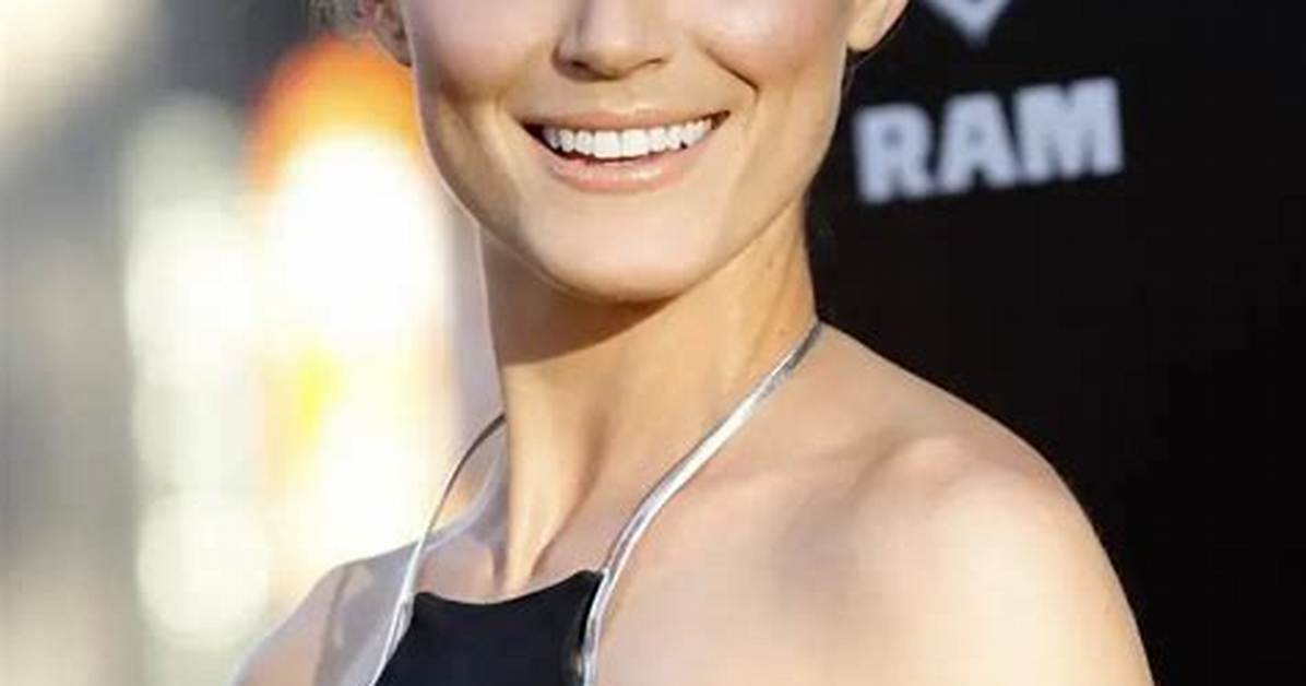 Taylor Schilling Net Worth, Age, Height, Bio, Birthday, Wiki!