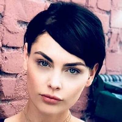 Teela Sullivan Net Worth, Age, Height, Bio, Birthday, Wiki!