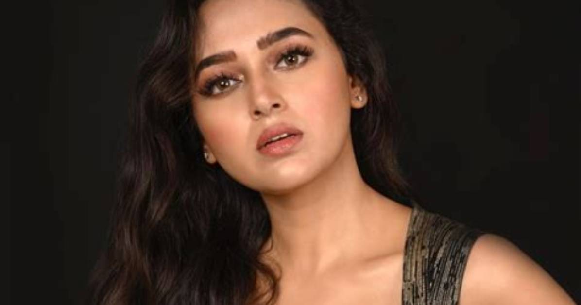 Tejasswi Prakash - Net Worth, Age, Height, Birthday, Bio, Wiki!