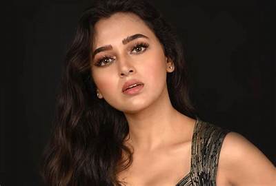 Tejasswi Prakash - Net Worth, Age, Height, Birthday, Bio, Wiki!