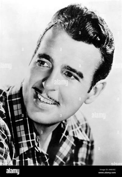 Tennessee Ernie Ford Net Worth, Age, Height, Bio, Birthday, Wiki!