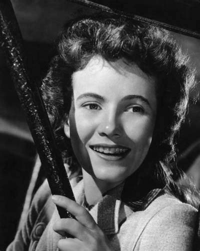 Teresa Wright Net Worth, Age, Height, Bio, Birthday, Wiki!