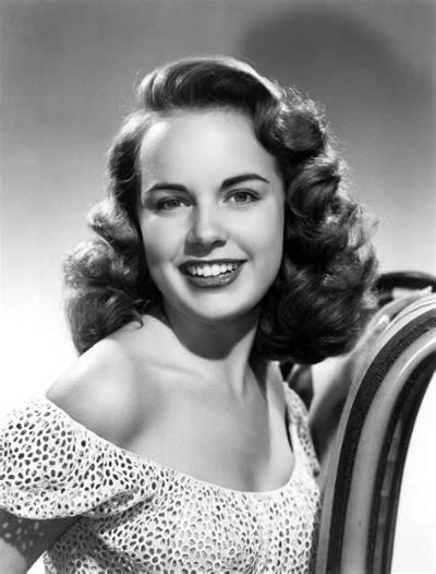 Terry Moore Net Worth, Age, Height, Bio, Birthday, Wiki!