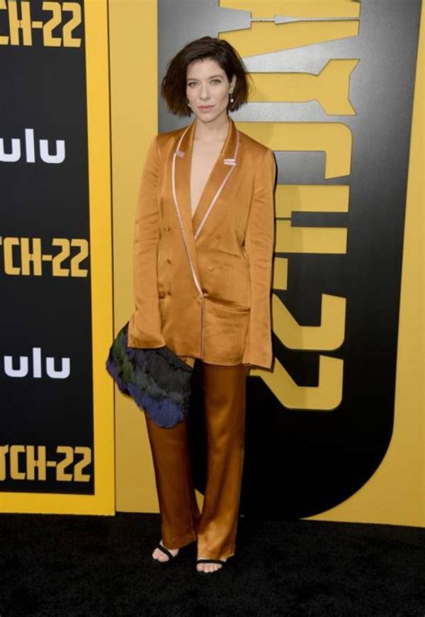 Tessa Ferrer - Net Worth, Age, Height, Birthday, Bio, Wiki!