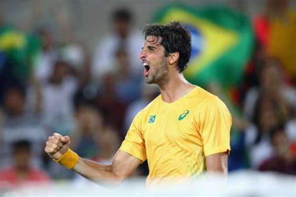 Thomaz Bellucci Net Worth, Age, Height, Bio, Birthday, Wiki!