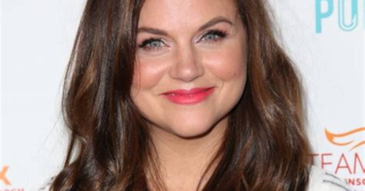 Tiffani Thiessen Net Worth, Age, Height, Bio, Birthday, Wiki!