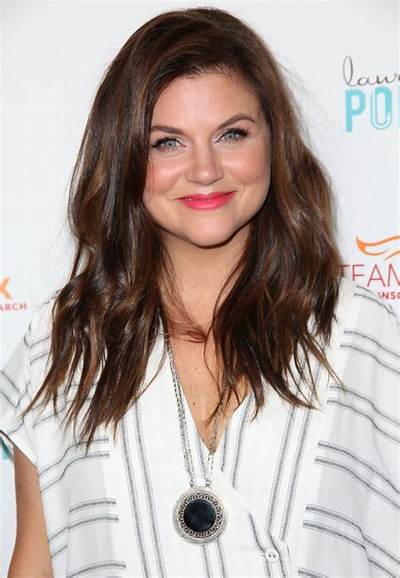 Tiffani Thiessen Net Worth, Age, Height, Bio, Birthday, Wiki!