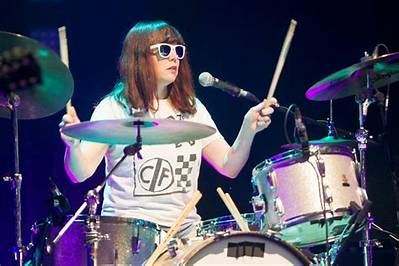 Tobi Vail - Net Worth, Age, Height, Birthday, Bio, Wiki!