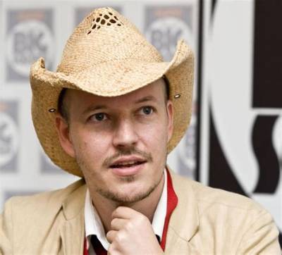 Tom Six Net Worth, Age, Height, Bio, Birthday, Wiki!