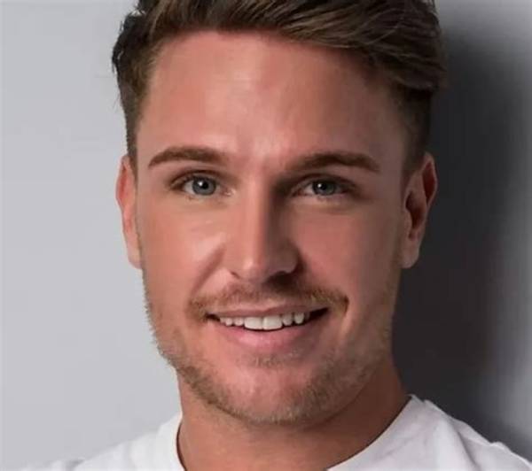 Tom Zanetti Net Worth, Age, Height, Bio, Birthday, Wiki!