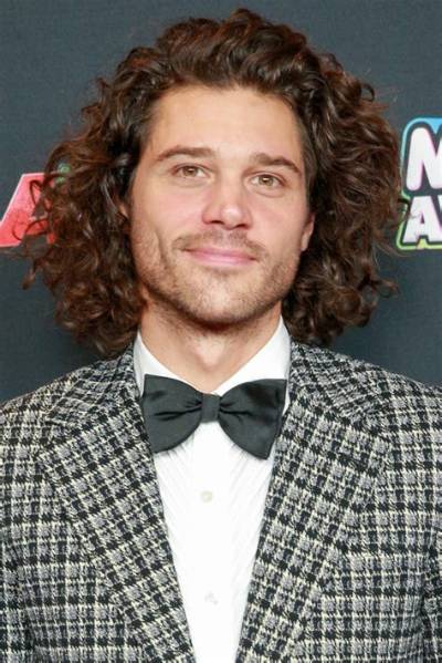 Trent Garrett - Net Worth, Age, Height, Birthday, Bio, Wiki!
