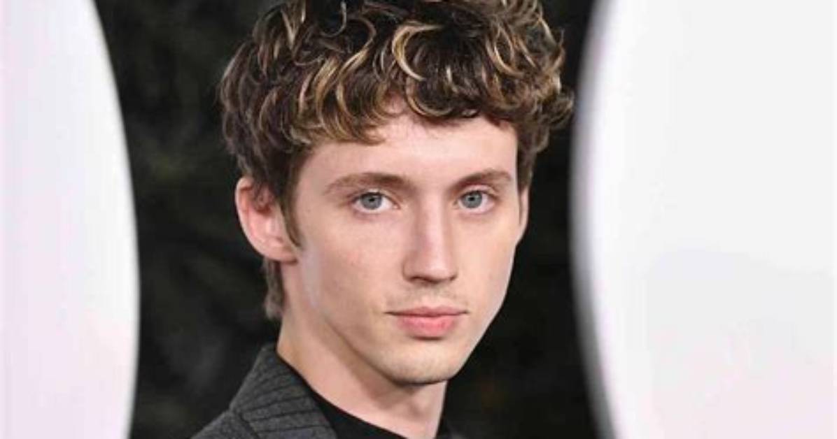 Troye Sivan Net Worth, Age, Height, Bio, Birthday, Wiki!