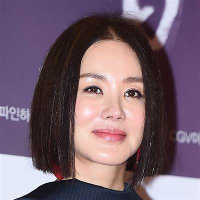 Uhm Jung-Hwa Net Worth, Age, Height, Bio, Birthday, Wiki!